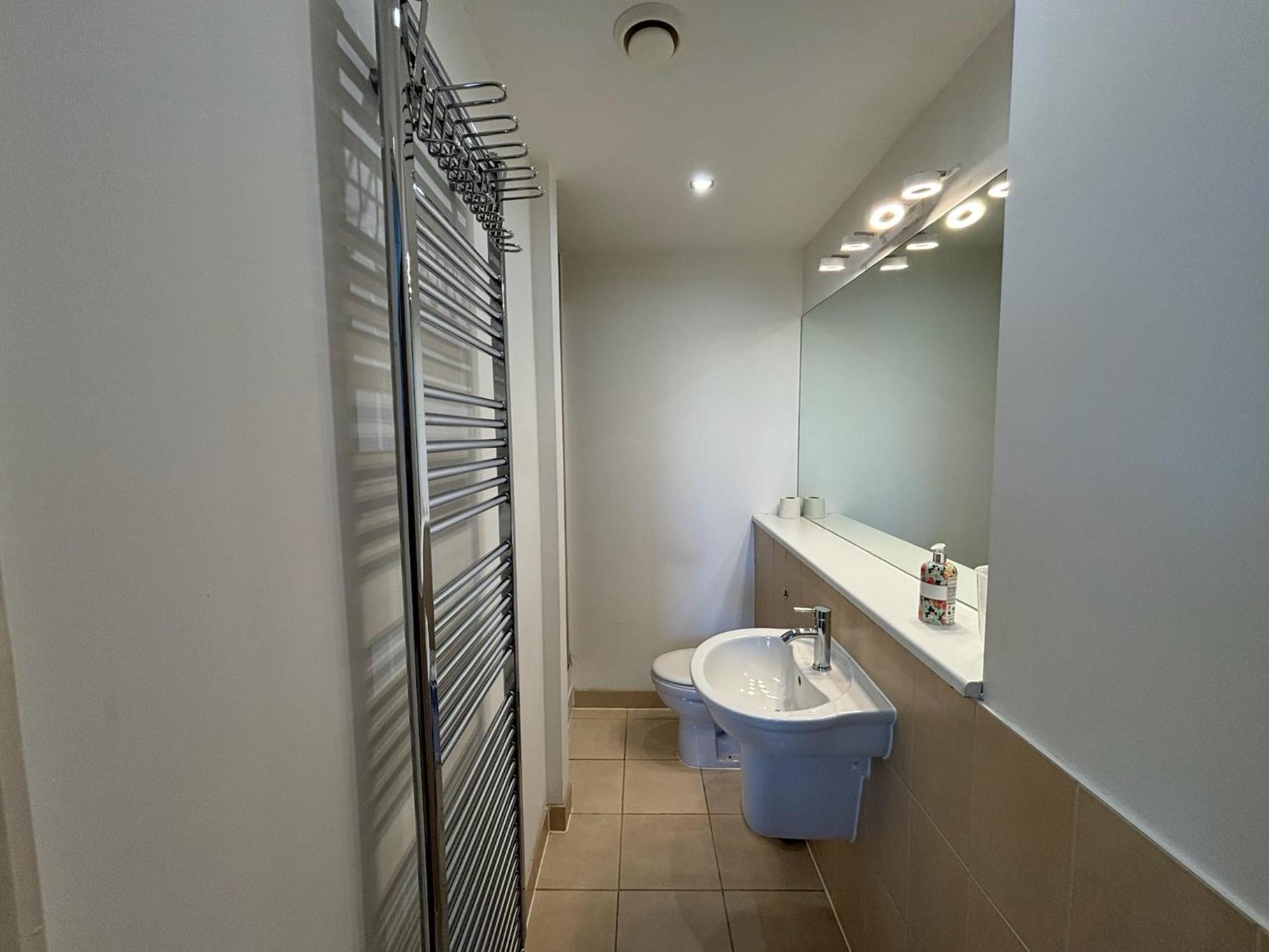 3 Bed Balcony Greenwich Retreat Londra